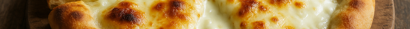 Focaccia au fromage, avec du stracchino (fromage italien crémeux) ou de la mozzarella