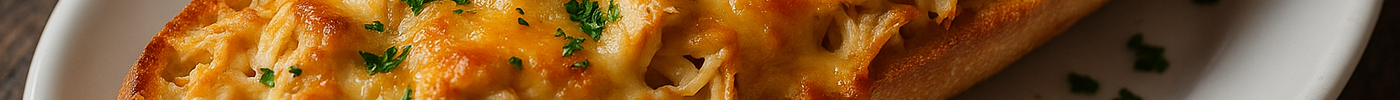 Baguette gratinée au poulet et au cheddar