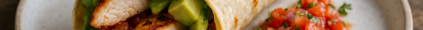 Wrap au poulet grillé, avocat et salsa