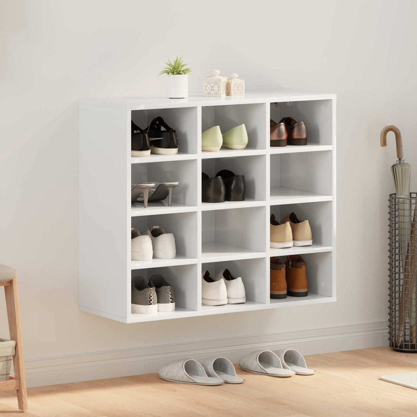 Schoenenkast Met Plank Bewerkt Hout