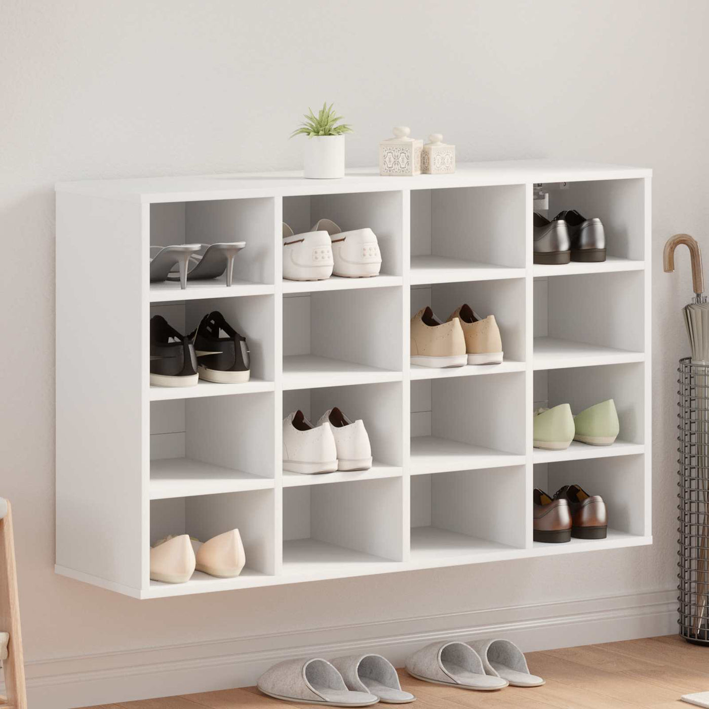Schoenenkast Met Plank Bewerkt Hout