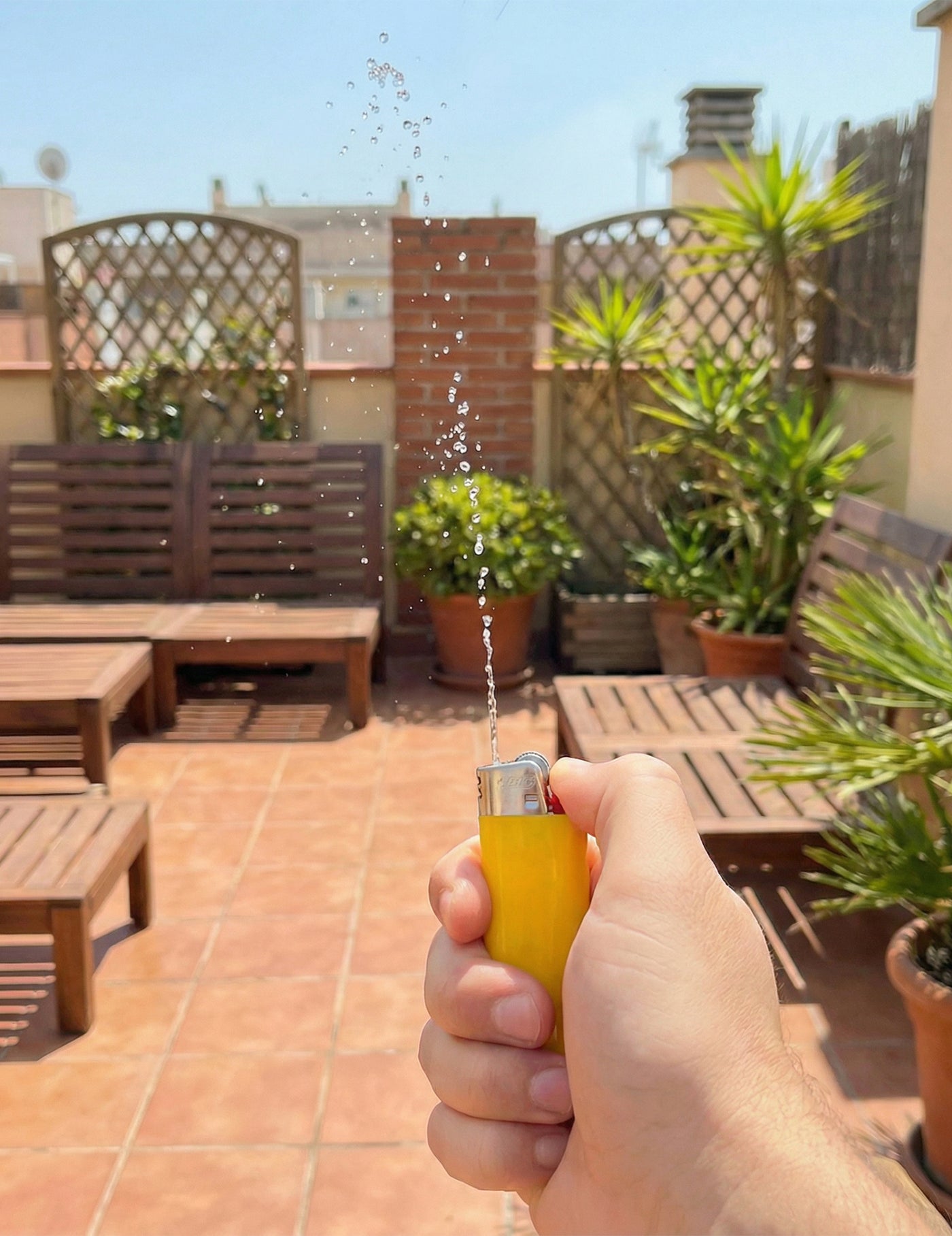 Briquet lance eau - farces et attrapes