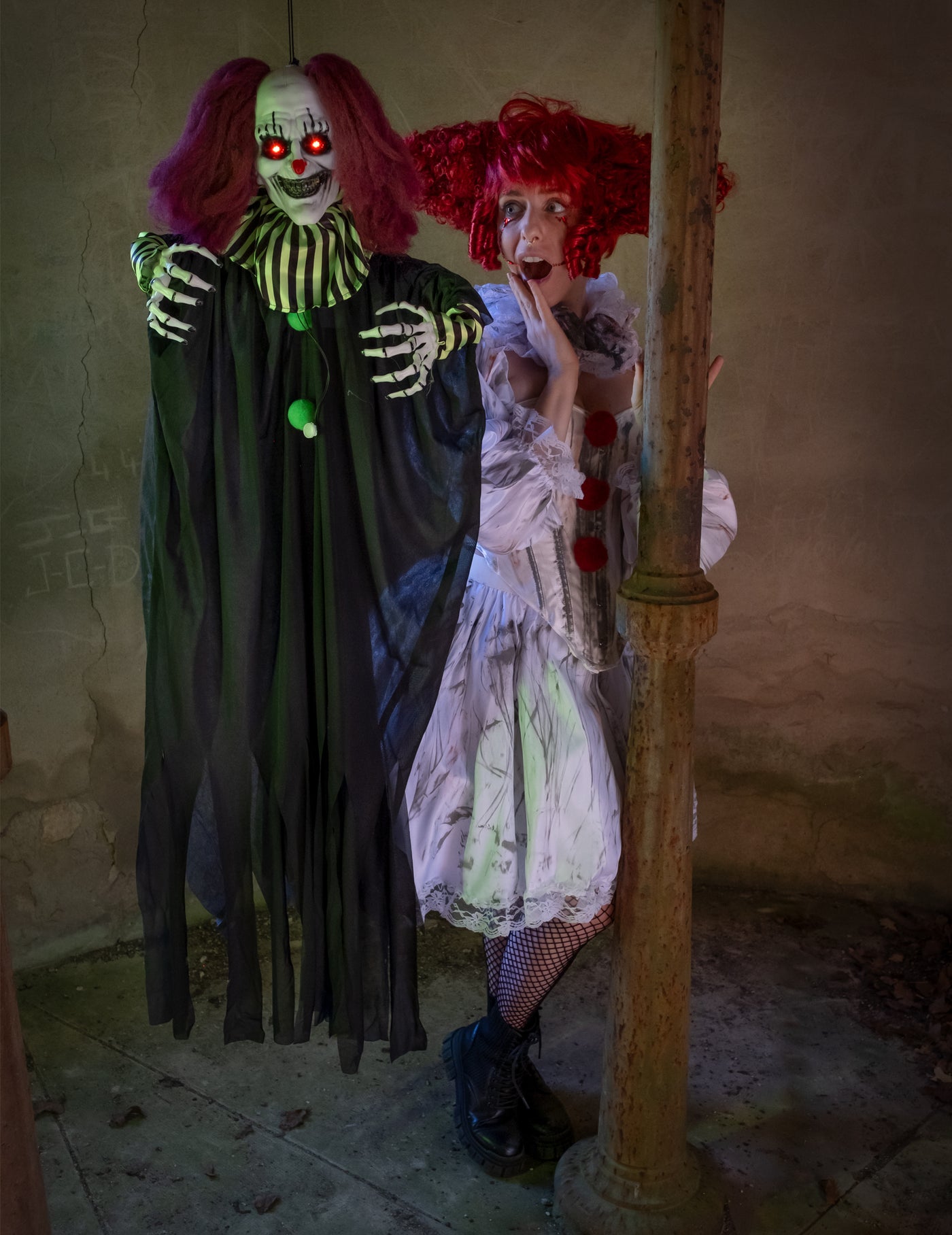 Décoration animée Clown Terrifiant suspendu 130 cm