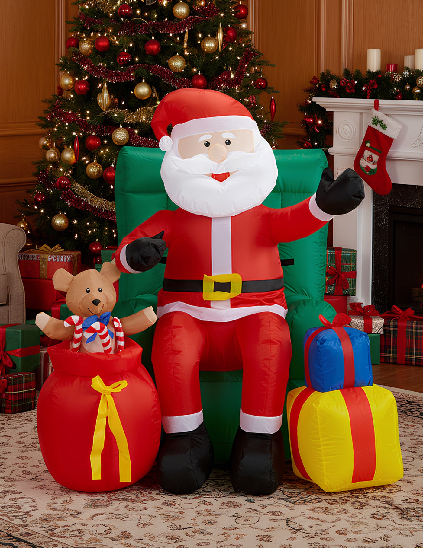 Décoration animée gonflable Père Noël assis avec cadeaux 122 cm