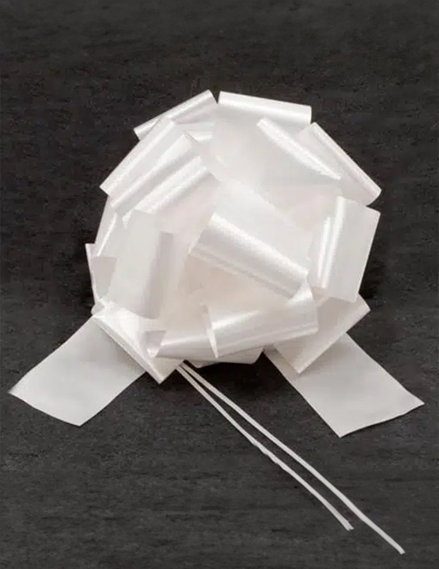 N?ud géant à tirer blanc 35 cm effet satin