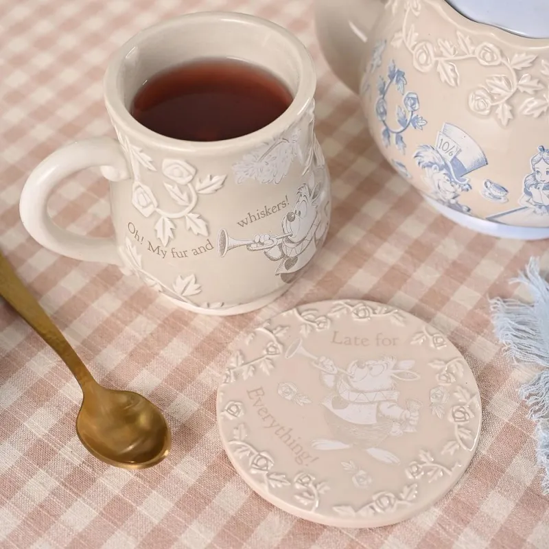 ALICE AUX PAYS DES MERVEILLES - Le Lapin Blanc - Mug en Relief 350ml