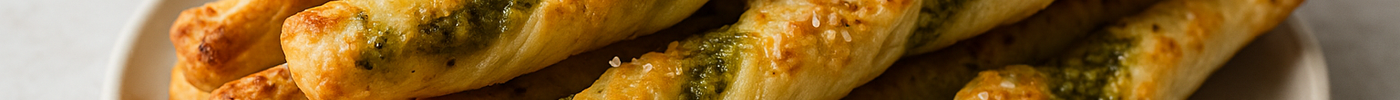 Gressins végétariens au pesto et au fromage