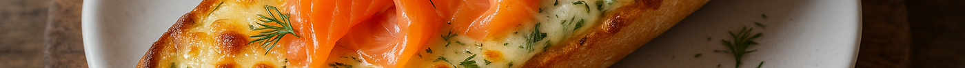 Baguette gratinée au saumon fumé et à la crème d’aneth