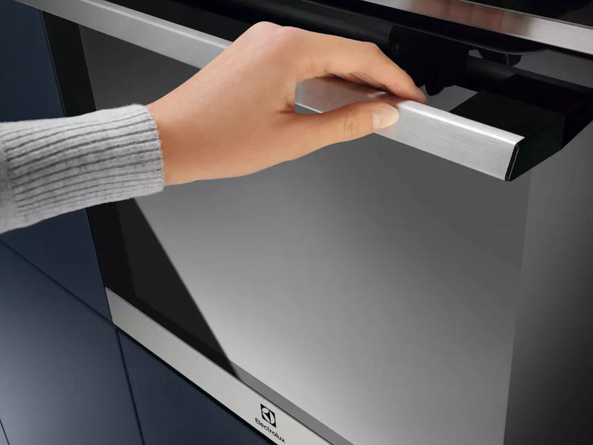 ELECTROLUX EOE7P12X