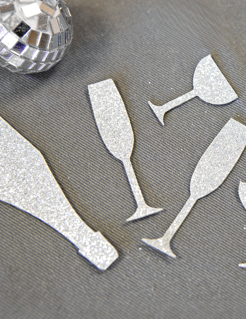 12 confettis de table champagne argentés 10 g coupes et flûtes
