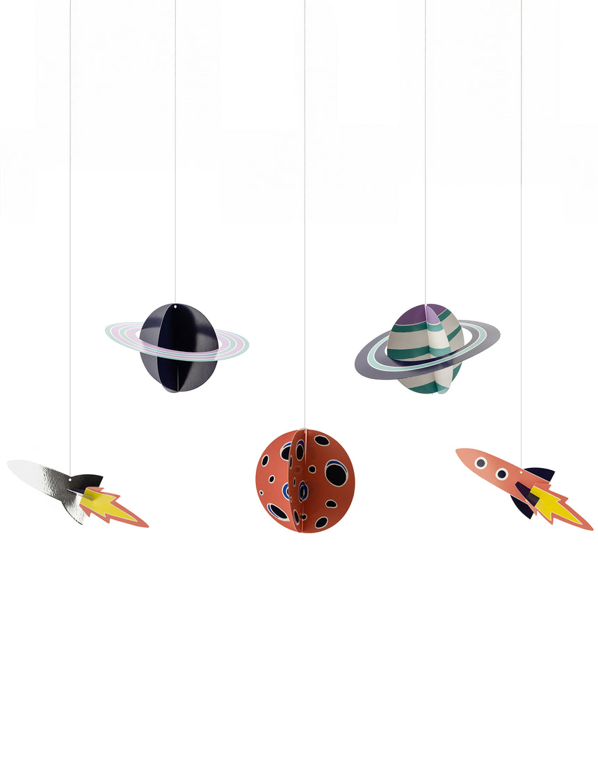 5 Suspensions en carton space adventure 17 x 10 - 19 x 7 cm