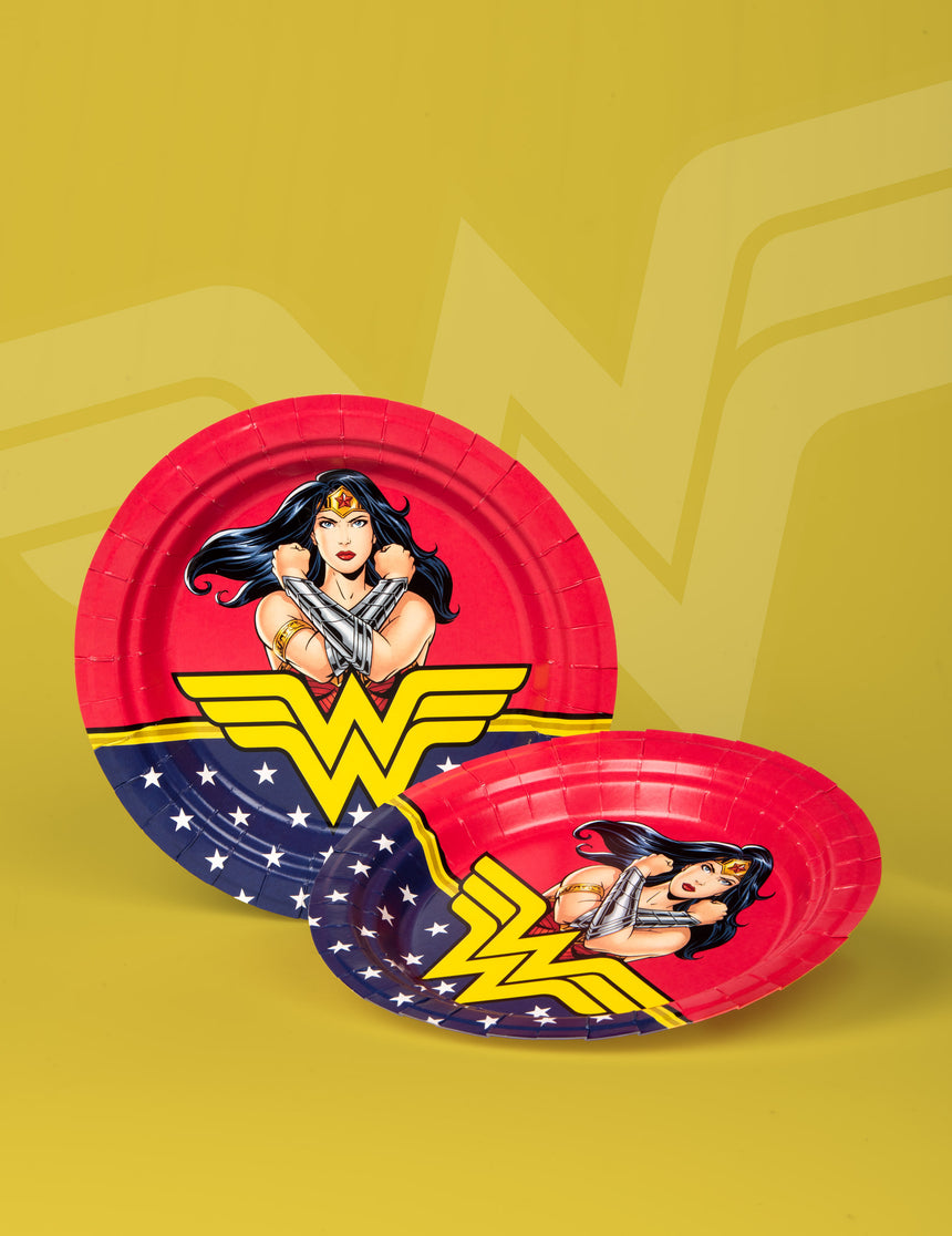 8 Assiettes en carton Wonder Woman 23 cm
