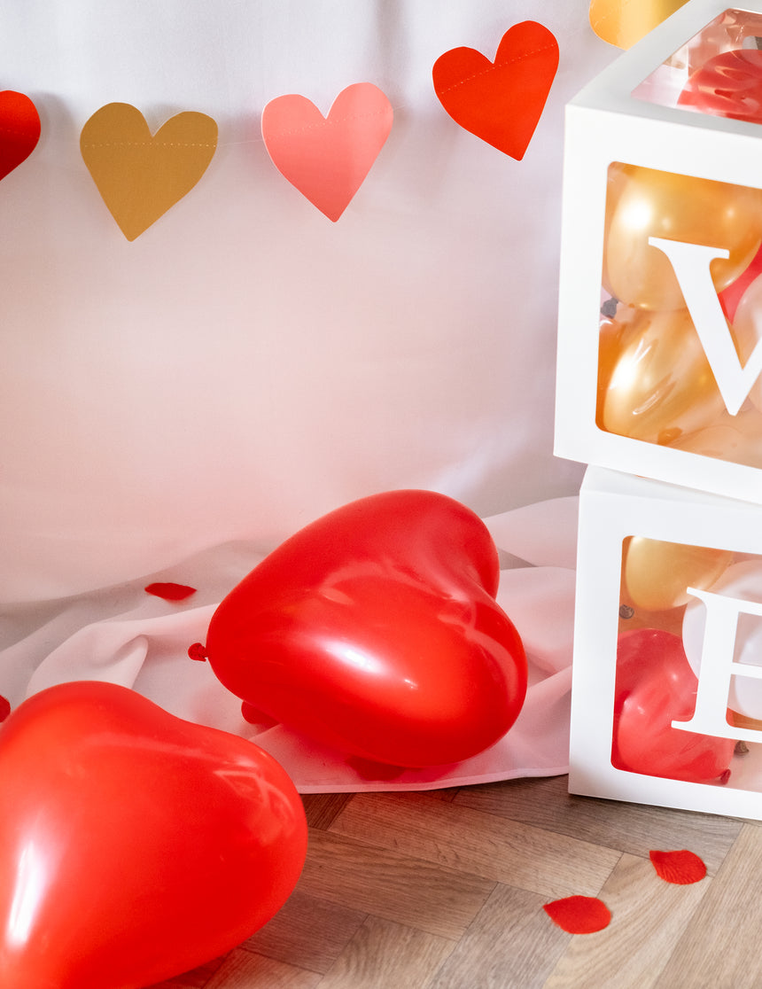 8 Ballons en latex c?urs rouges et blancs 36 cm
