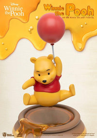 DISNEY - Winnie L'Ourson Flottant - Figurine Egg Attack 19cm