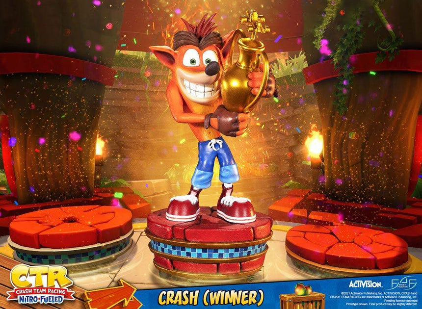 CRASH BANDICOOT - Crash Team Racing Crash Winner - Statuette 46cm