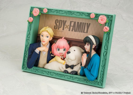 SPY X FAMILY - The Forgers - Statuette 12.8x17.5cm