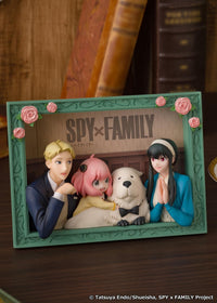 SPY X FAMILY - The Forgers - Statuette 12.8x17.5cm