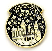 HARRY POTTER - Poudlard sous la Neige - Carte de Voeux avec Pin's