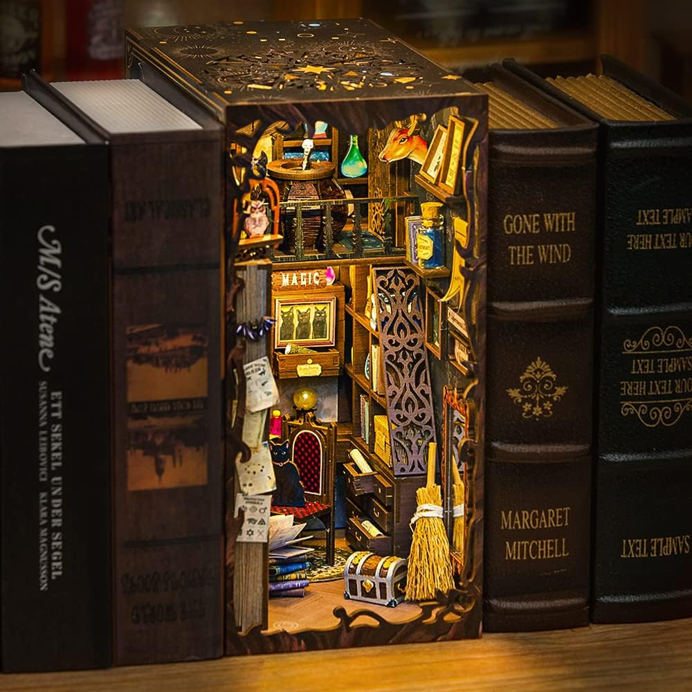 BOOK NOOK KIT - DIY - Pharmacien Magique - 282pc + Eclairage LED