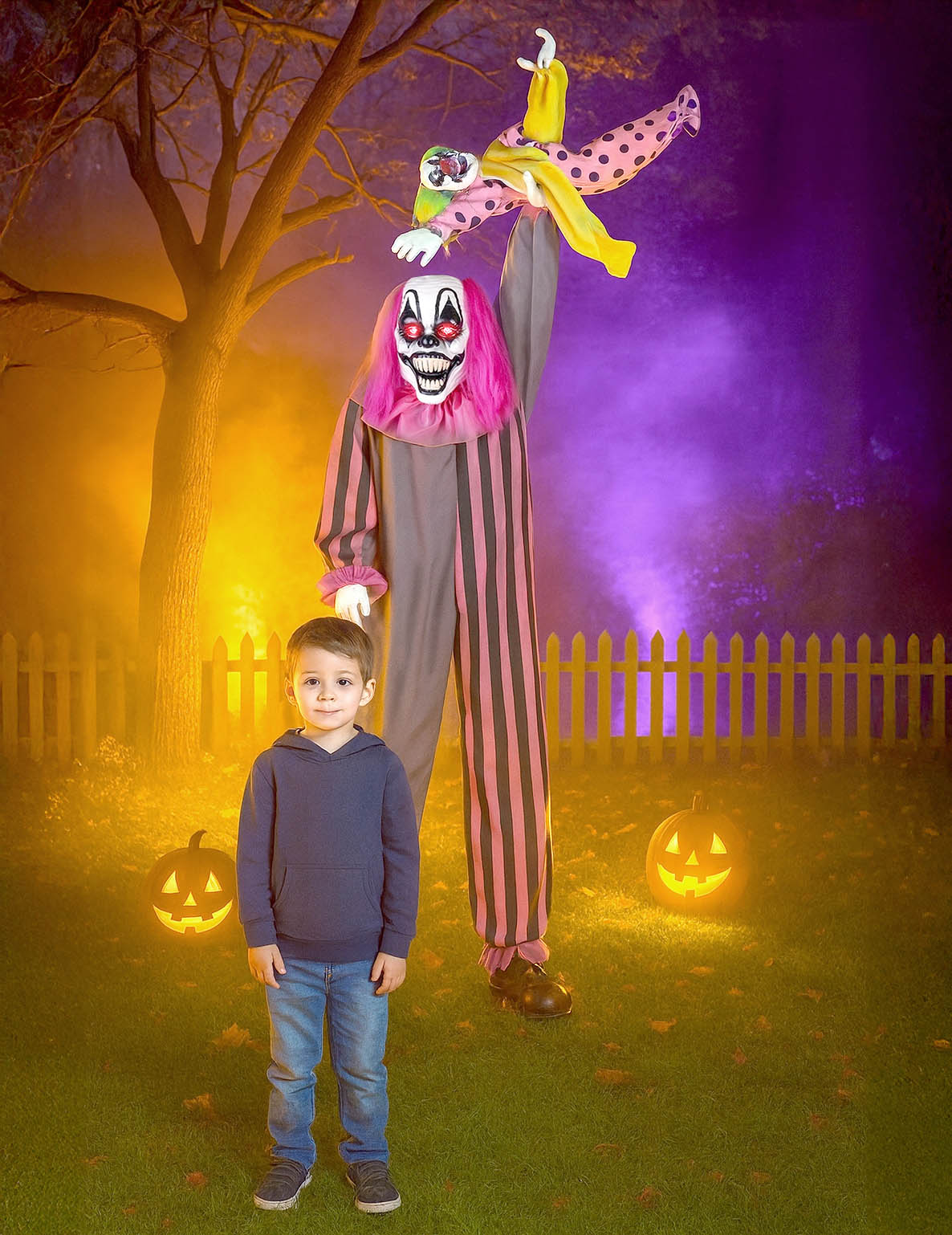 Décoration animée et sonore clown effrayant tenant une fille 210cm