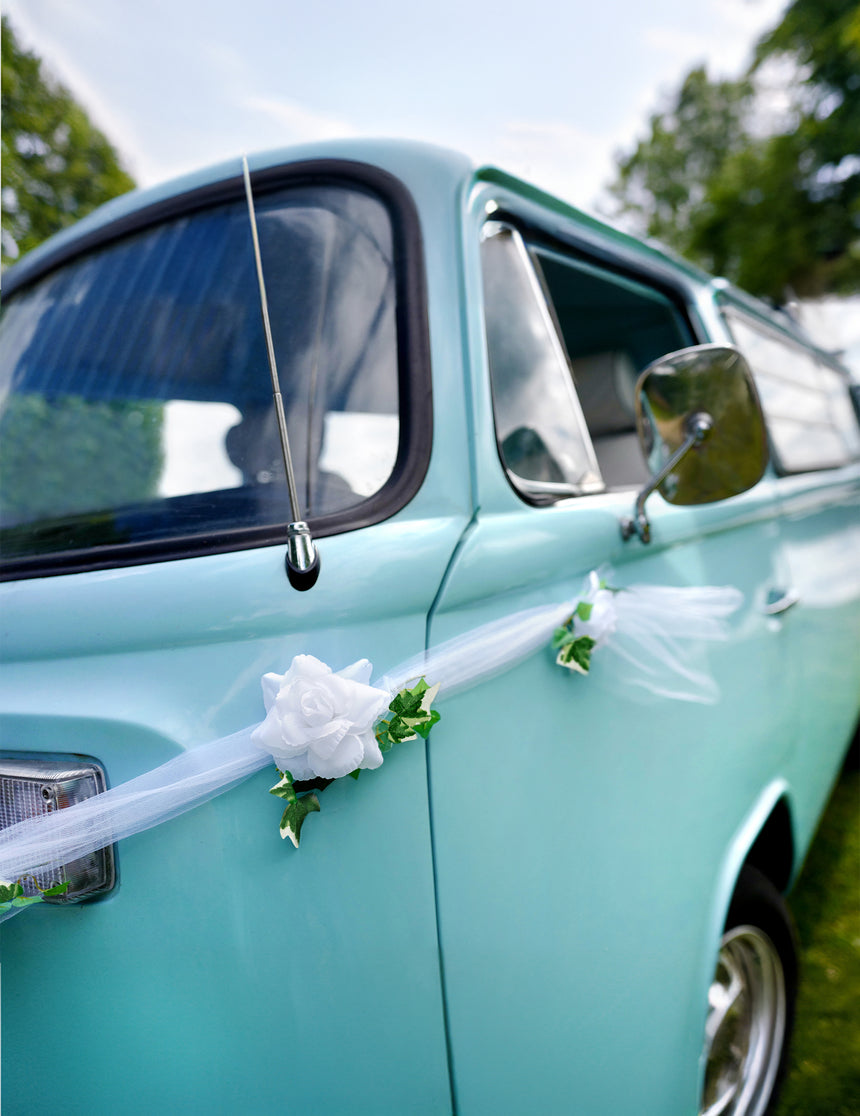 Décoration voiture en tulle et roses blanches 1,7 m