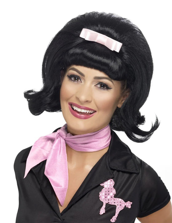 Perruque noire années 50 femme