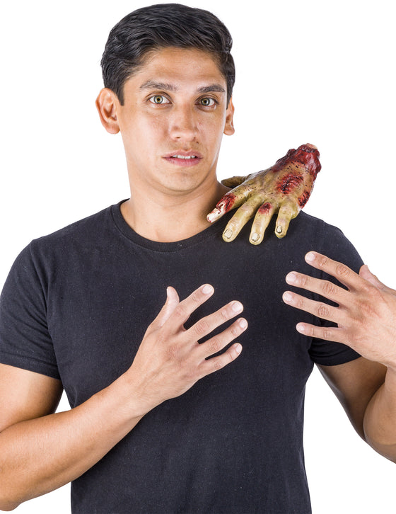 Petite main de zombie d'épaule adulte