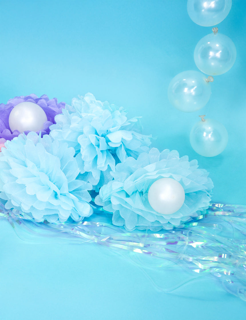 Pompon à suspendre en papier bleu ciel 25 cm