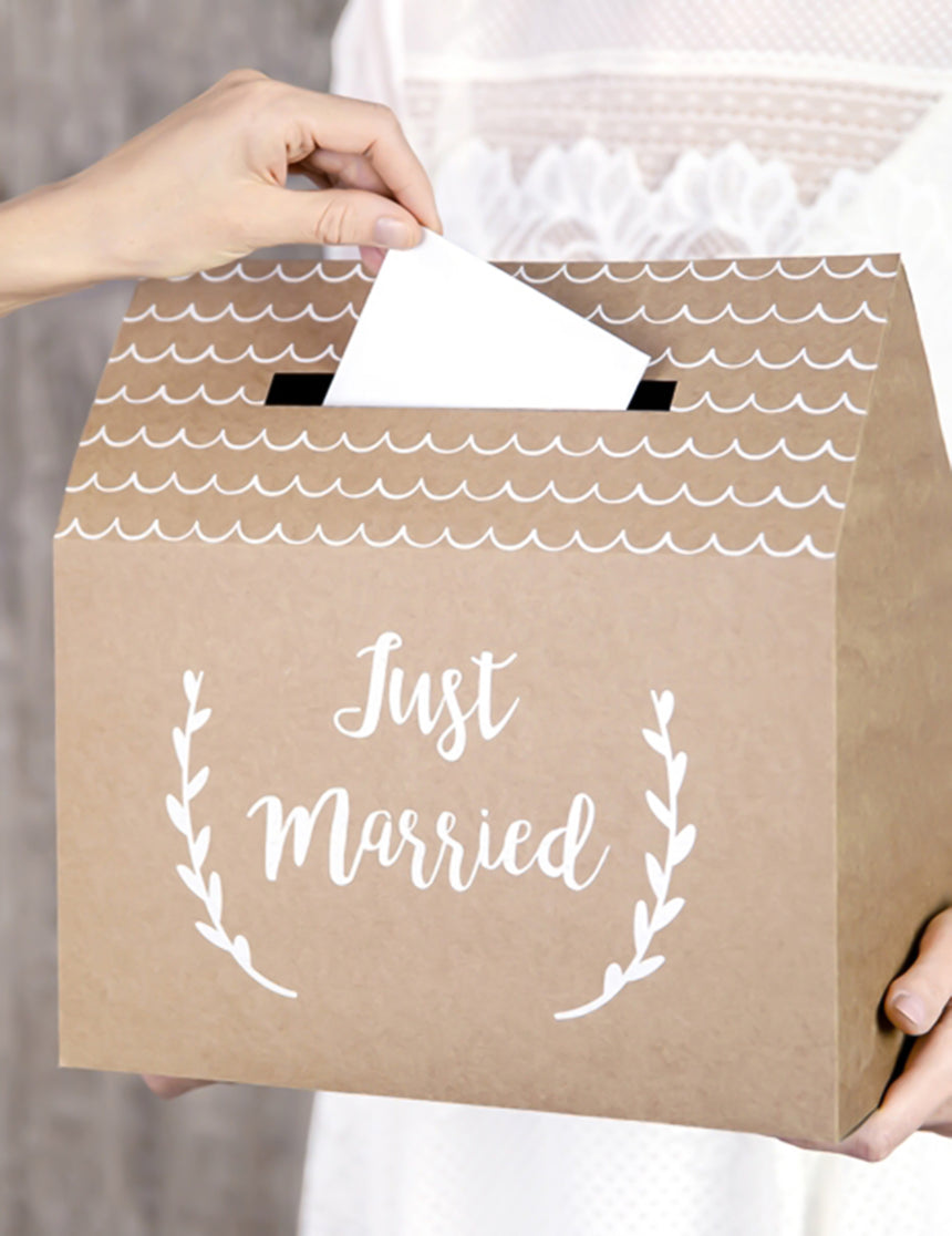 Urne en carton kraft just married forme maison 30 x 30,5 x 16,5 cm